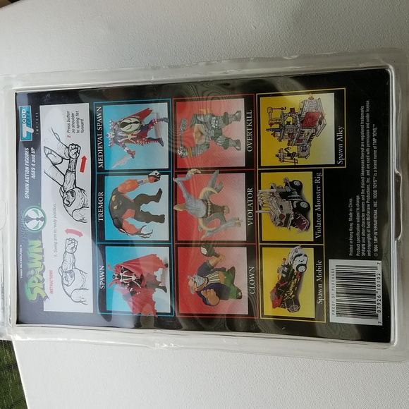 Todd McFarlane's Spawn Tremor Poseable Action Figure with Full Size Comic Book - Picture 4 of 8